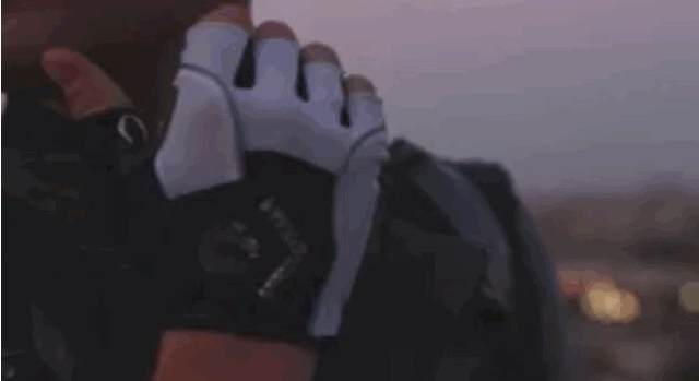 These Biking Gloves Flash a Turn Signal To Keep You Safe While Riding at Night